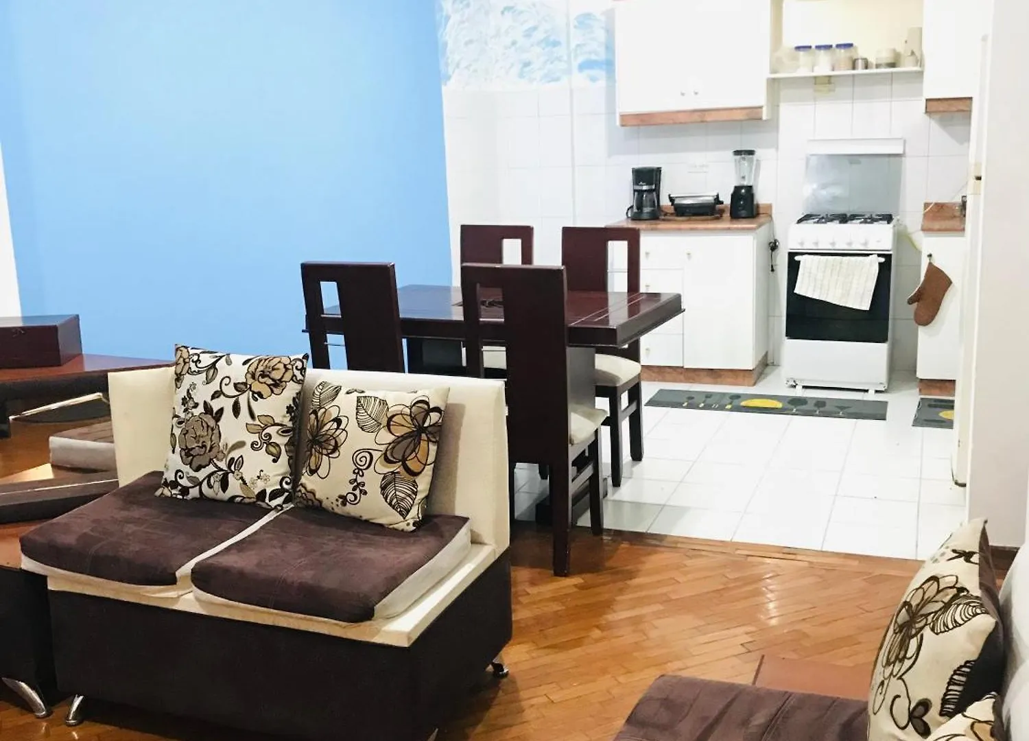 George House Apartment Quito Homestay